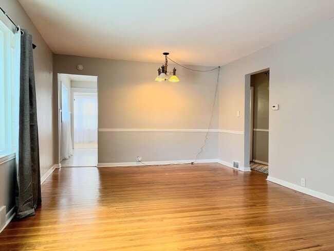 Building Photo - 58 Gilbert Ave Unit Lower