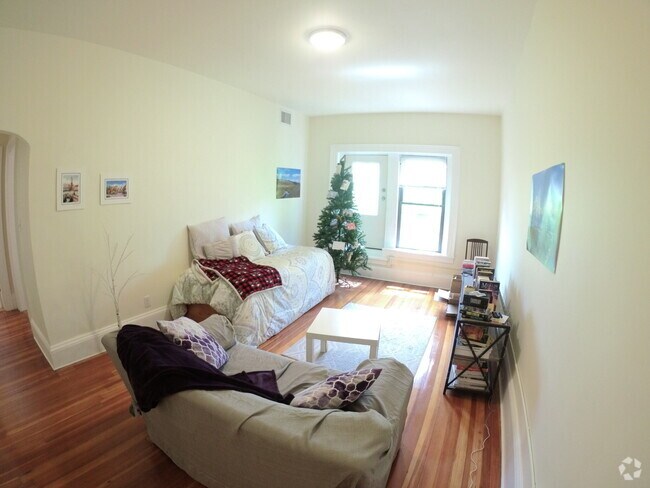 Building Photo - 1485 Beacon St Unit 24 Rental