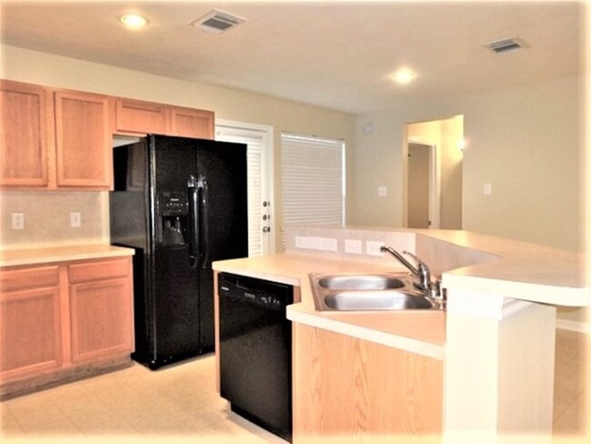 Photo - 2207 Shady Pine Dr