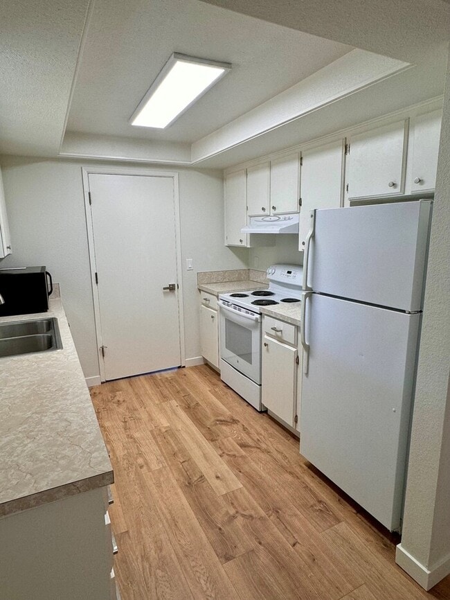 Beautiful Home with LARGE Fenced Yard is R... House Rental in Canby