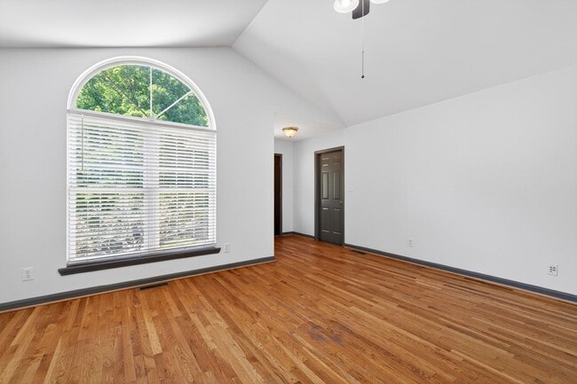 Photo - 11304 Cox Ave