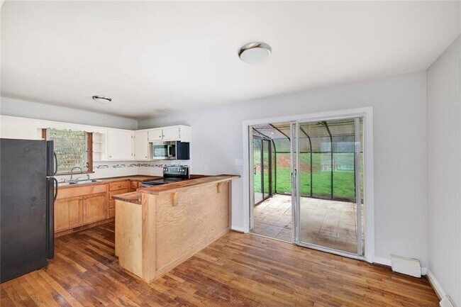 Photo - 3178 Pinehill Dr