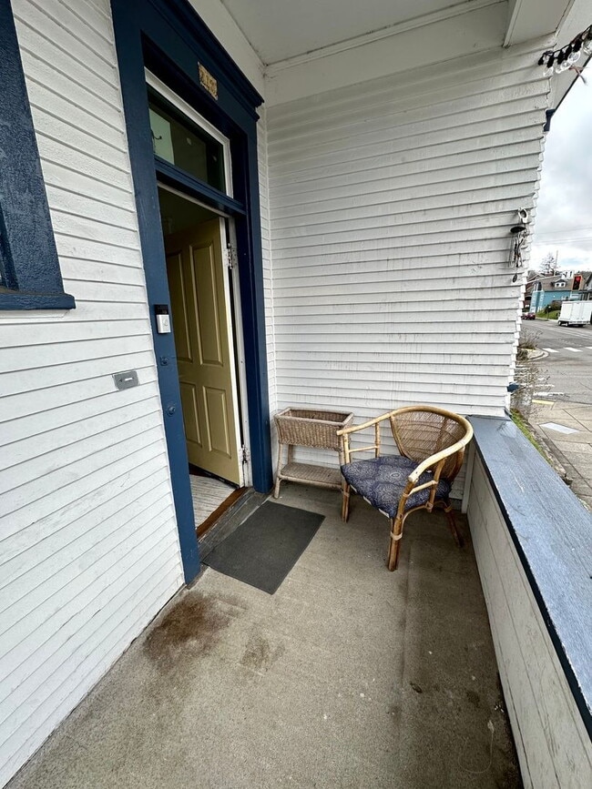 Photo - Spacious 7-Bed, 2-Bath Near Downtown Bellingham of Comfortable Living! Unit #2