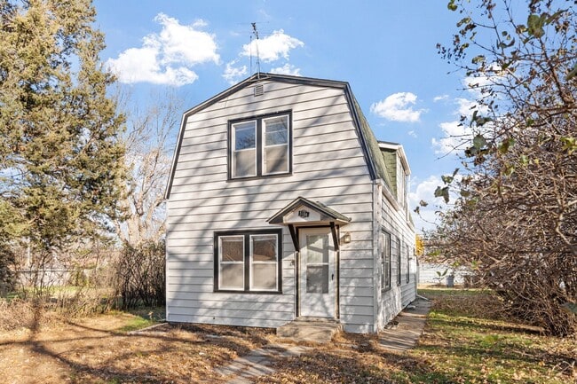 Photo - Updated 4-Bedroom 1.5-Bathroom Home in Minneapolis