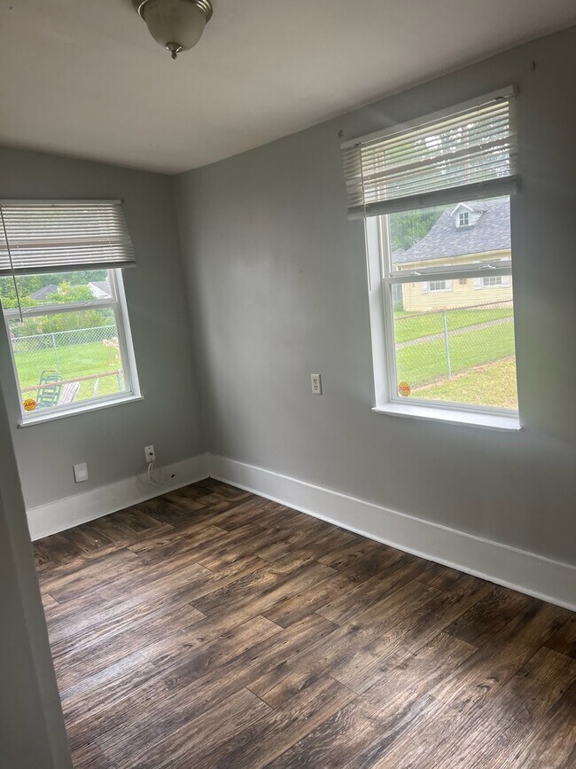 Photo - 3717 Wheeler Ave