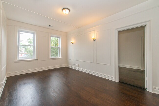 Living Room - 75 Anderson St Unit 3