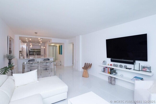 3581 S Ocean Blvd Unidad 2b