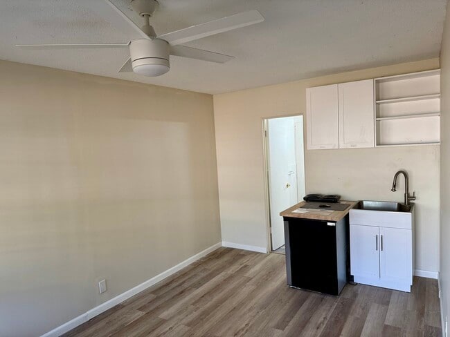 Photo - 217 SW 11th Ct Unidad Studio