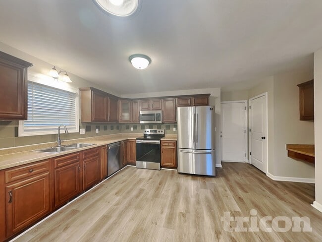 3450 Southwood Dr