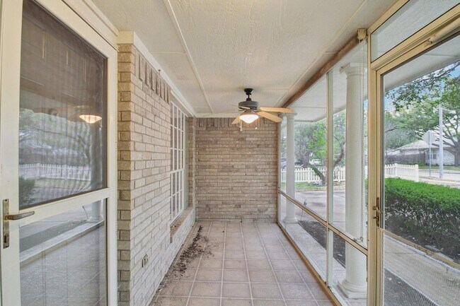 Photo - 1300 Leah Ln