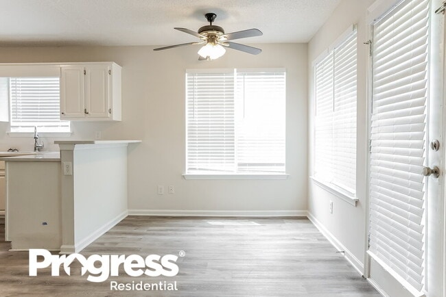 Photo - 1427 Isleworth Cir