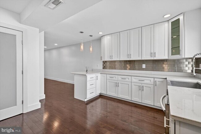 Photo - 2218 16th St NE