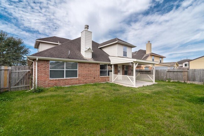 Troy Drive, Missouri City, TX 77459 - 3 BR 2.5 BA single-family home