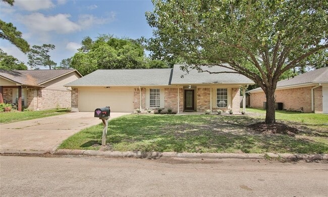 Photo - 9426 Chartermoss Cir House