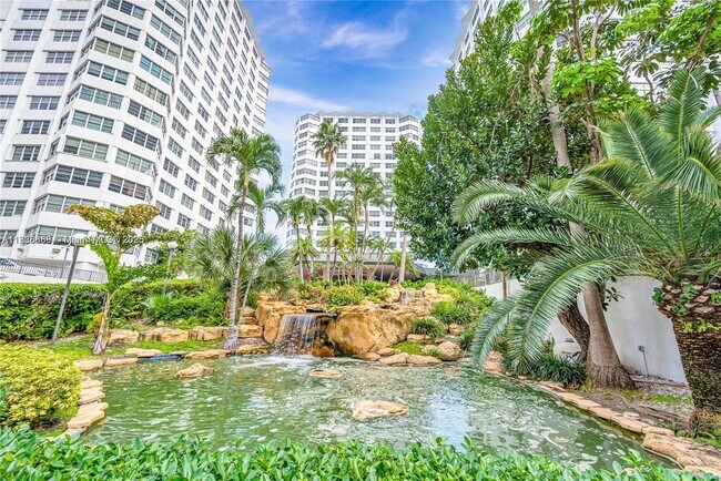 Building Photo - 999 Brickell Bay Dr Unit 504