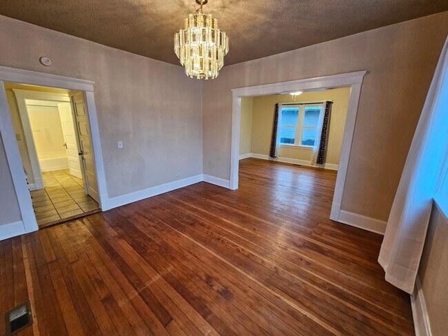 Photo - N Madelia St Unit 1226 N Madelia St