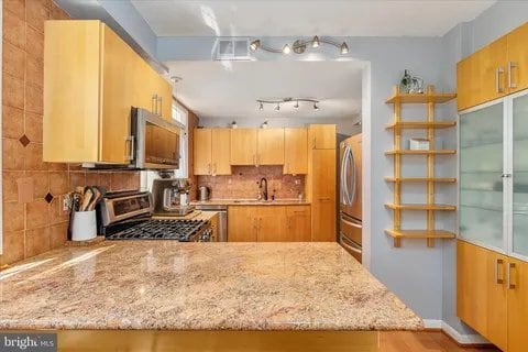 Photo - 103 N George Mason Dr