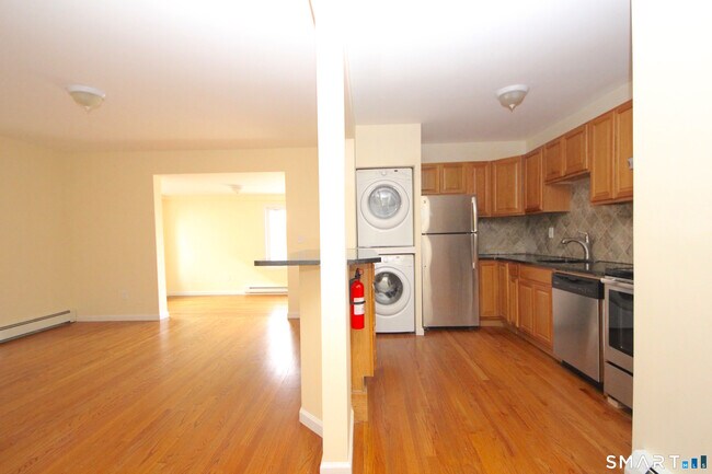 49 Pleasant St Unit 1
