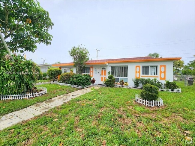 Building Photo - 1564 NW 31st Way Rental