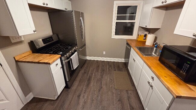 Photo - 7318-7320 Wakefield Ave Unit 7318