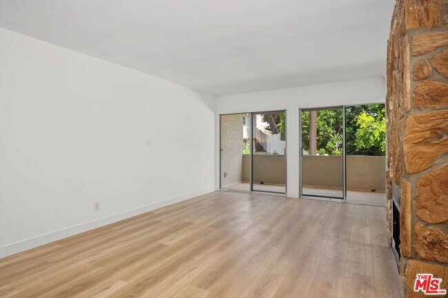 16169 Sunset Blvd Unit 203