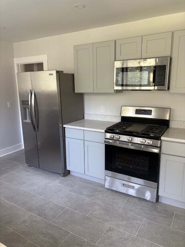 Building Photo - 8-8 Forest St Unit 6 Forest Street