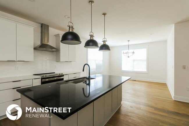 Photo - 1811 Seminary St