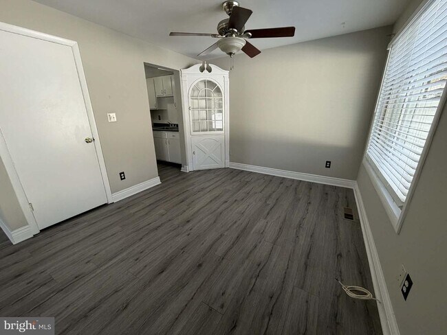 Photo - 111 Eastford Ct