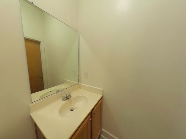 Photo - 301 Goshen St Unidad 2F