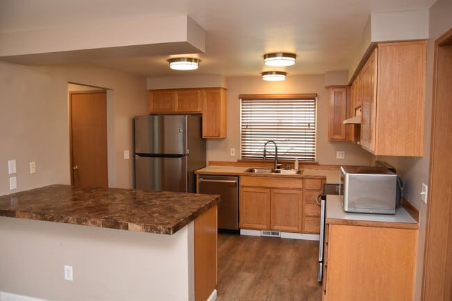 Photo - Modern Living with Private Oasis & Ample Storage