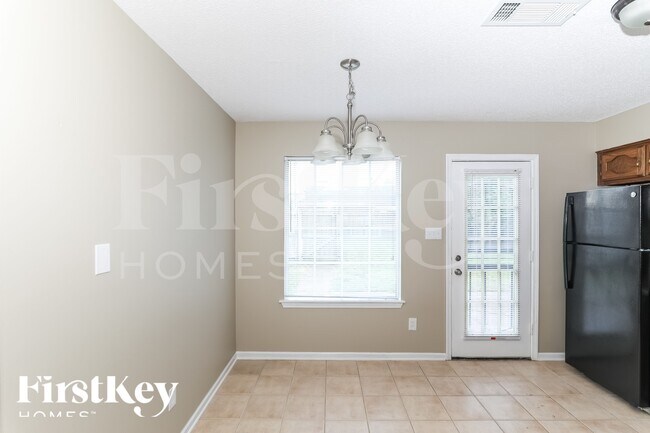 Photo - 8491 Highland Glen Cir N