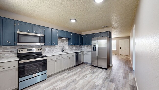 Photo - PRICE IMPROVEMENT $995 + 2 WEEKS FREE RENT!