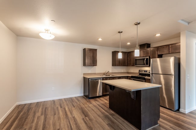 Photo - Waterside Apartments