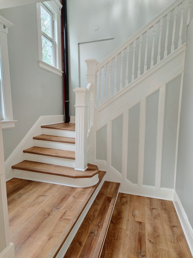 516 Woodland Ave Unit 2