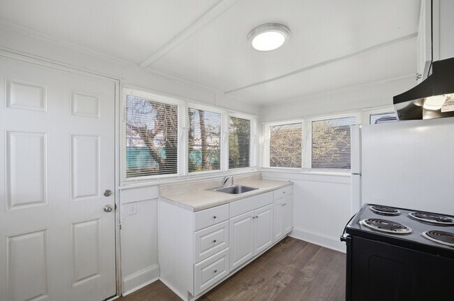 Photo - 821 Mt Vernon Ave