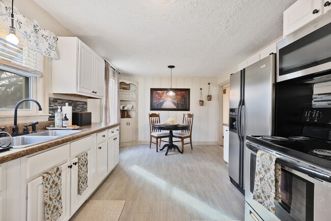 Photo - 1700 Kirby Dr