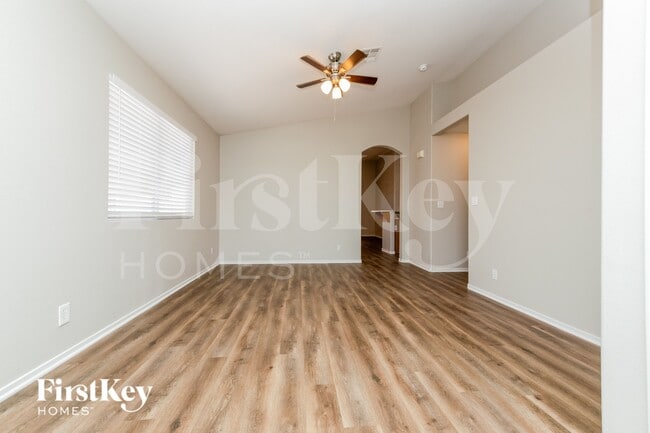 Photo - 5949 Springmist St
