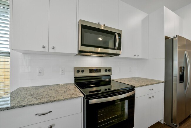 Photo - 13315 Campos Dr