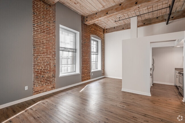 1 BR, 1 BA - 717SF - Living Room
