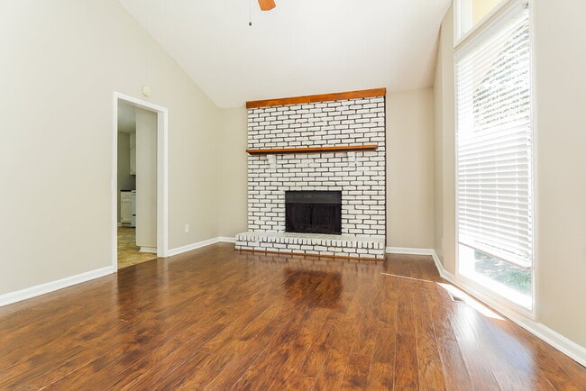 Photo - 20 Moonglow Dr
