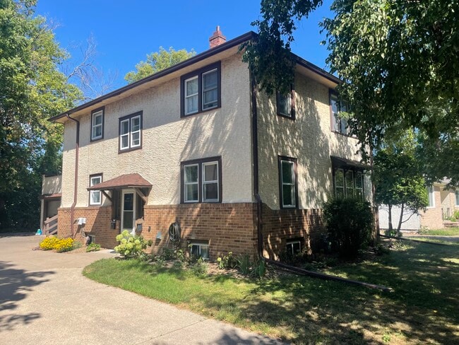 Photo - 261 Robie St W Unit 1