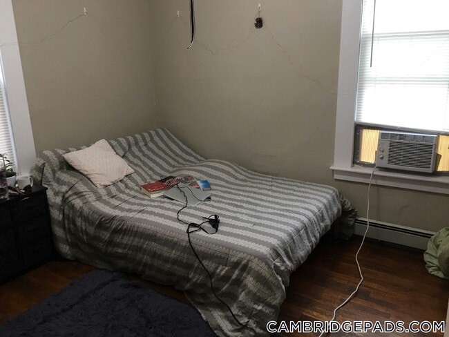 Building Photo - 357 Windsor St