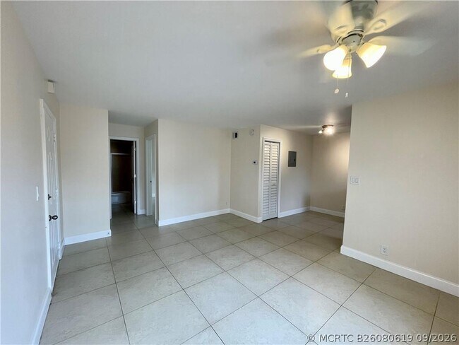 607 NE 29th Dr Unidad 18