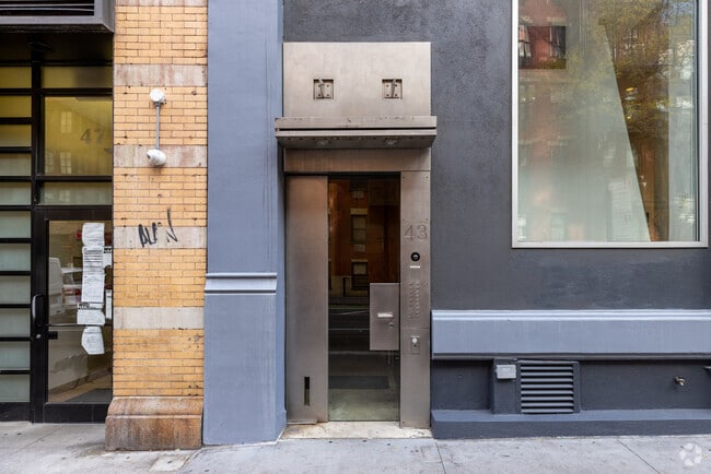 Entrance - The Glass House Cooperative, Inc.