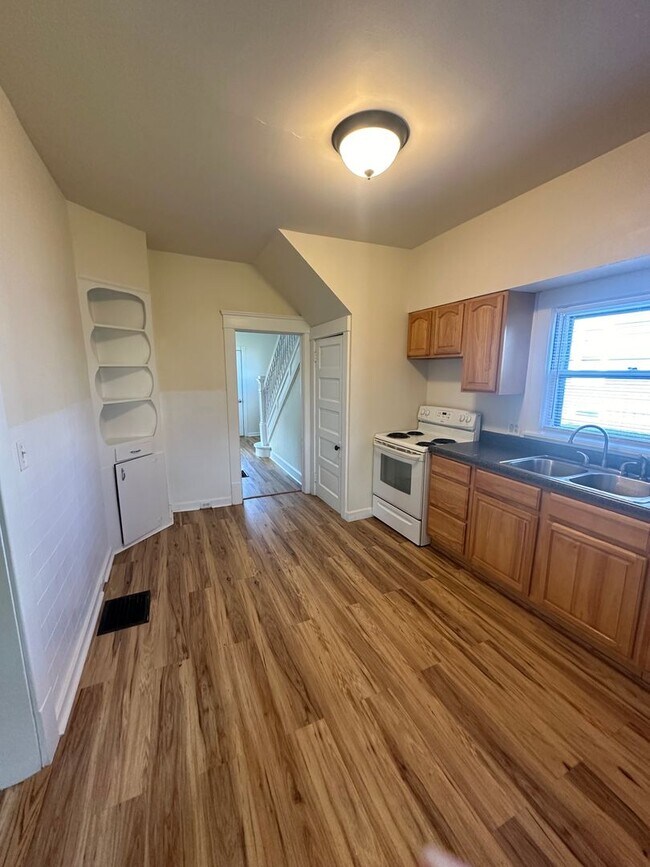 Photo - New Listing SINGLE FAMILY HOME!