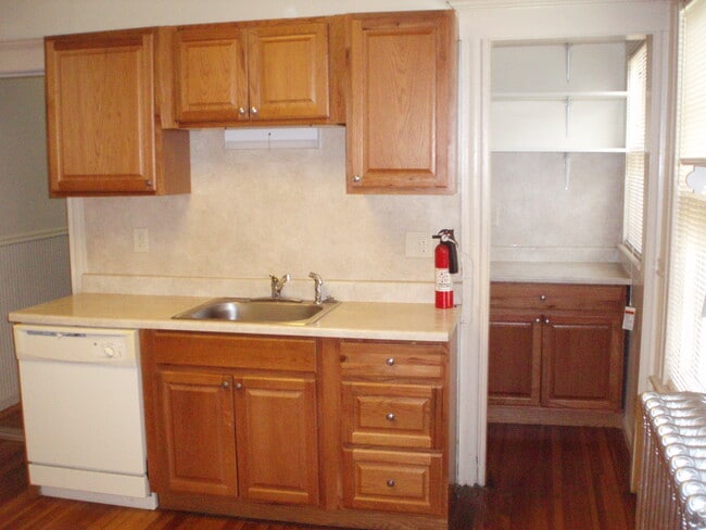 Building Photo - 82 Porter St Unit 2ND FLOOR