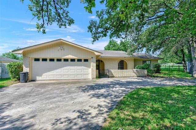 Photo - 910 W Kiowa Dr