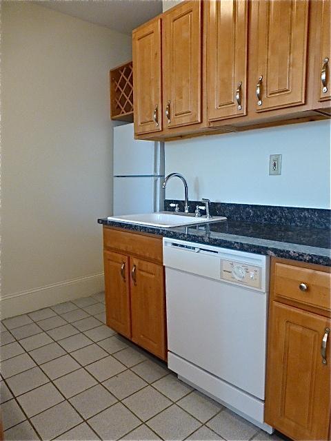 Photo - 24 Queensberry St Unit B