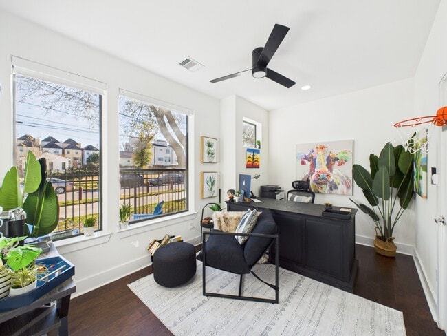 Photo - 1404 Spring St