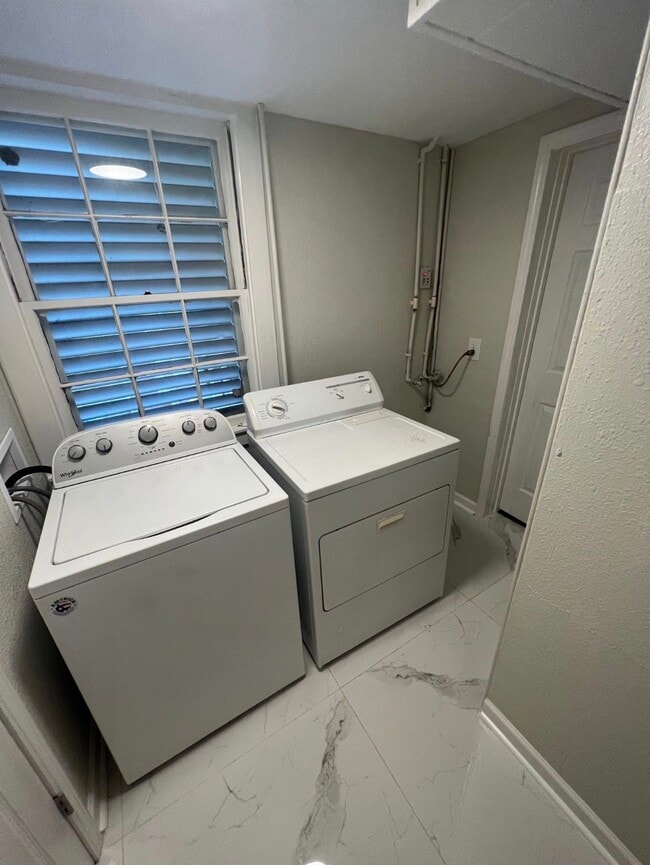 Building Photo - 7017 2nd St Unit B